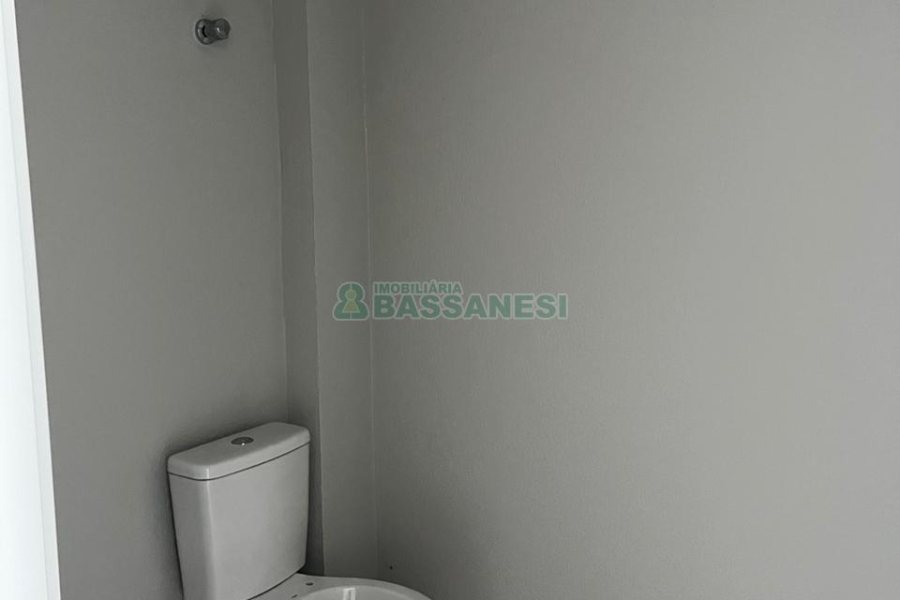 Loja com 50m², 1 vaga, no bairro Cruzeiro em Caxias do Sul para Comprar