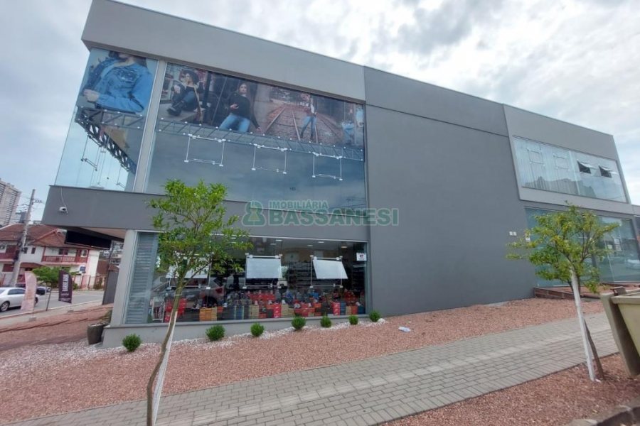 Loja com 50m², 1 vaga, no bairro Cruzeiro em Caxias do Sul para Alugar ou Comprar