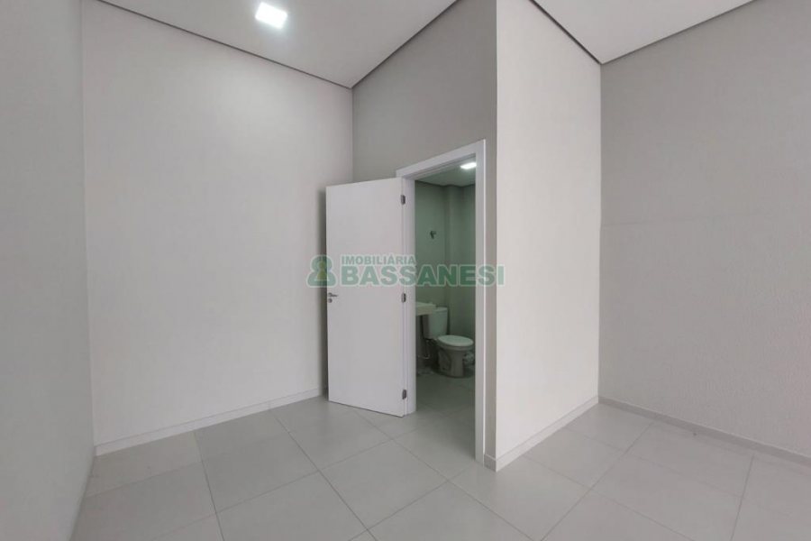 Loja com 50m², 1 vaga, no bairro Cruzeiro em Caxias do Sul para Alugar ou Comprar