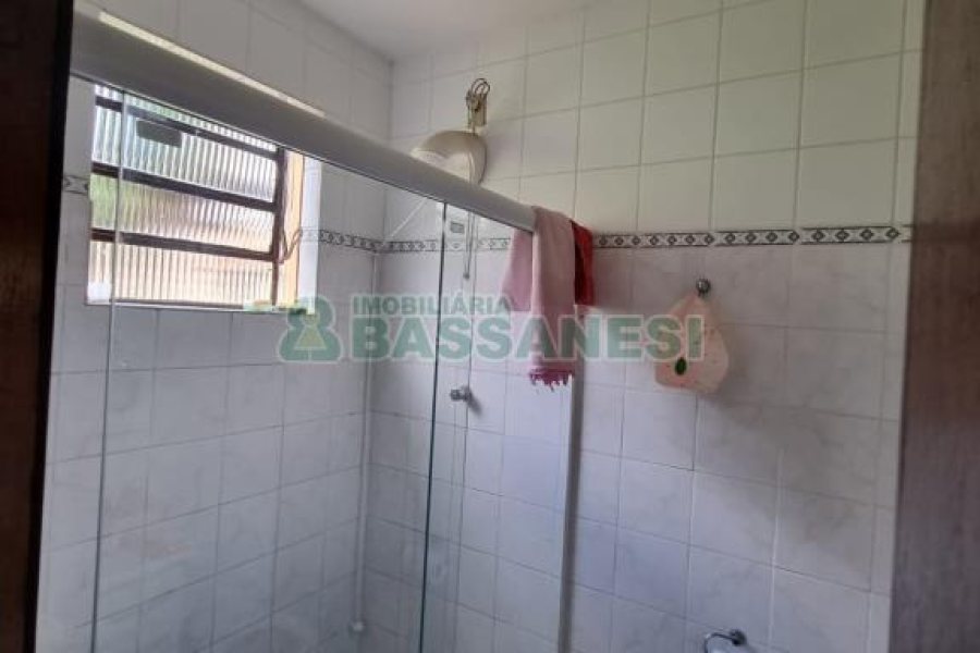 Casa com 194m², 3 dormitórios, 2 vagas, no bairro São Caetano em Caxias do Sul para Comprar