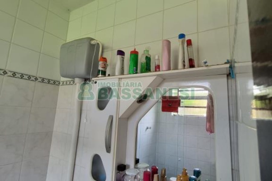 Casa com 194m², 3 dormitórios, 2 vagas, no bairro São Caetano em Caxias do Sul para Comprar