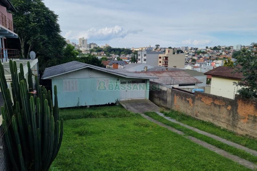 Casa com 80m², 3 dormitórios, 2 vagas, no bairro Bela Vista em Caxias do Sul para Comprar