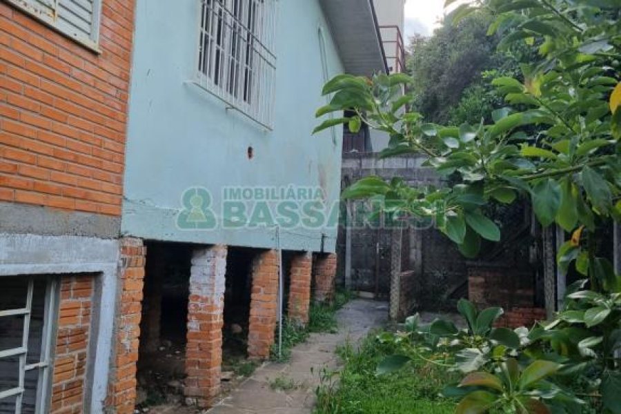 Casa com 80m², 3 dormitórios, 2 vagas, no bairro Bela Vista em Caxias do Sul para Comprar