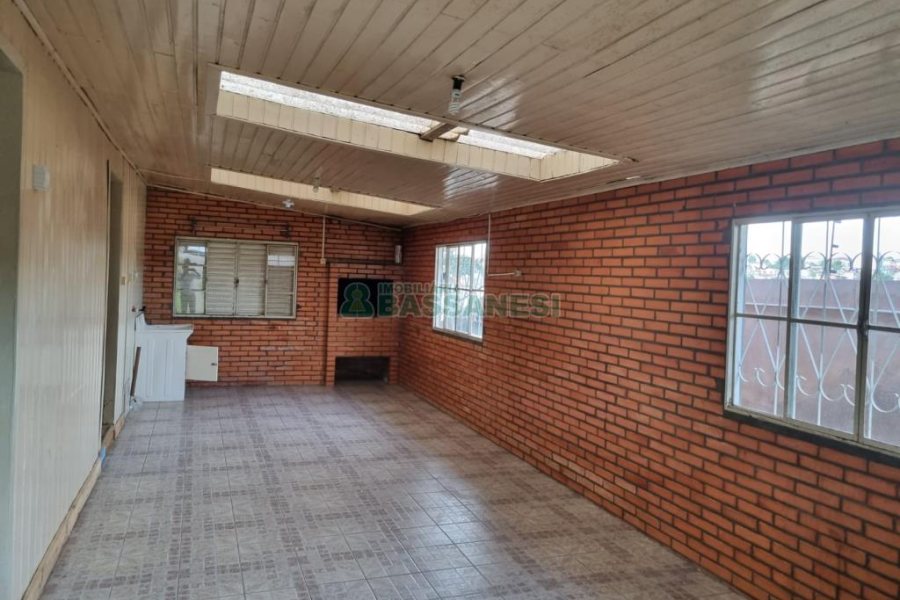 Casa com 80m², 3 dormitórios, 2 vagas, no bairro Bela Vista em Caxias do Sul para Comprar