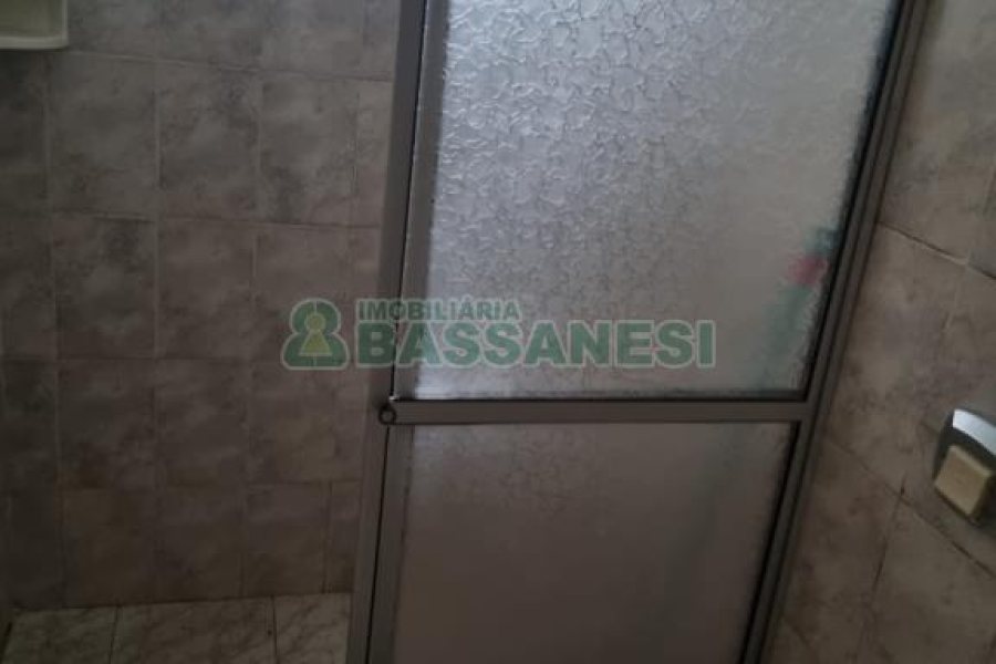 Casa com 80m², 3 dormitórios, 2 vagas, no bairro Bela Vista em Caxias do Sul para Comprar