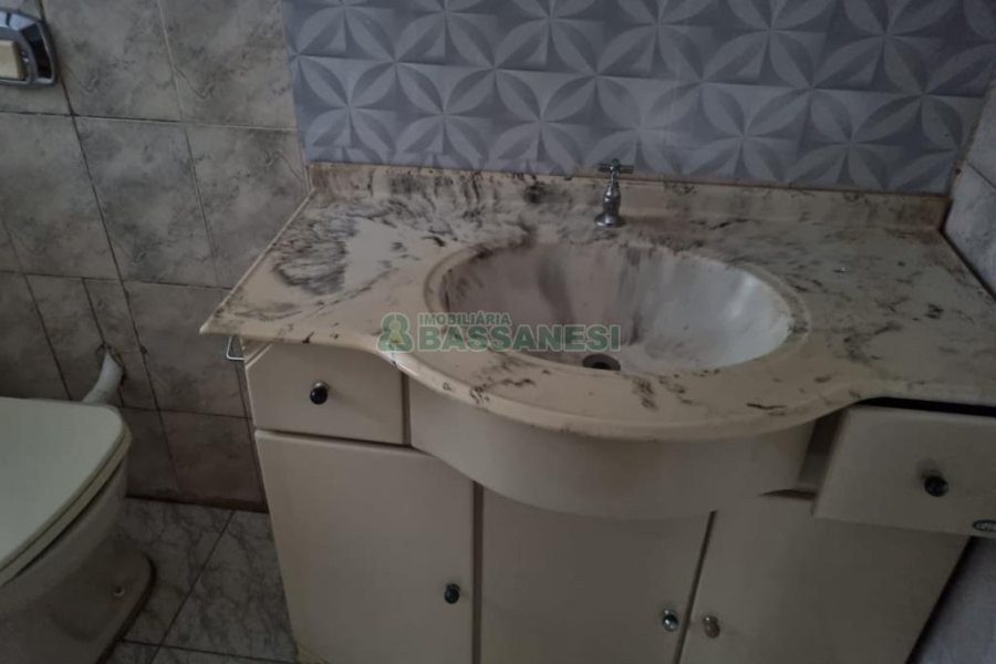 Casa com 80m², 3 dormitórios, 2 vagas, no bairro Bela Vista em Caxias do Sul para Comprar