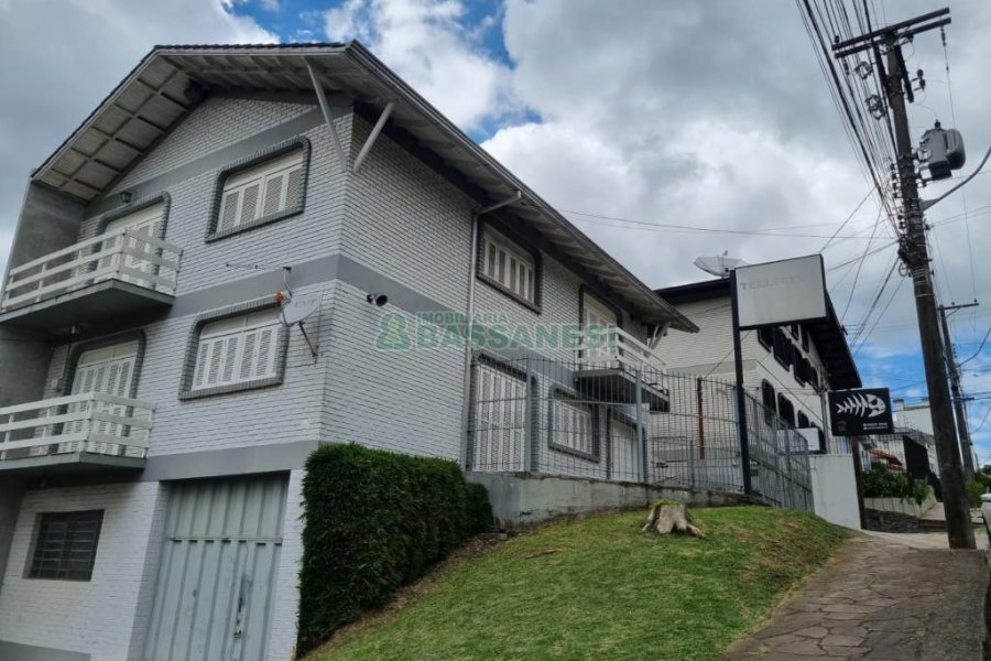 Apartamento com 96m², 2 dormitórios, 4 vagas, no bairro Cinqüentenário em Caxias do Sul para Comprar