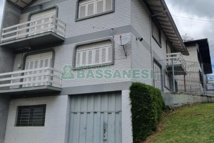 Apartamento com 96m², 2 dormitórios, 4 vagas, no bairro Cinqüentenário em Caxias do Sul para Comprar