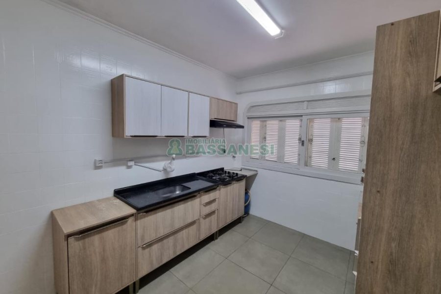 Apartamento com 96m², 2 dormitórios, 4 vagas, no bairro Cinqüentenário em Caxias do Sul para Comprar
