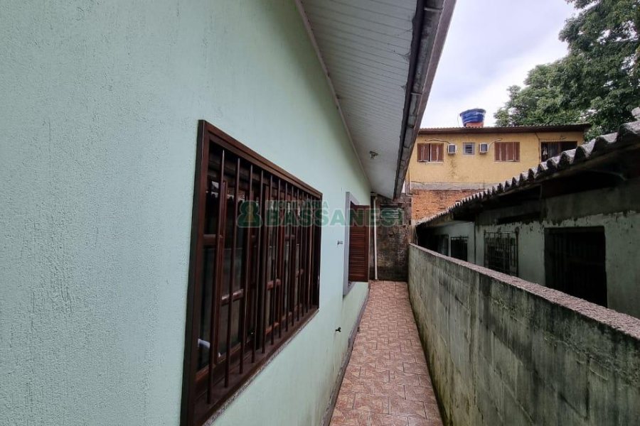 Casa com 185m², 3 dormitórios, 1 vaga, no bairro Bom Pastor em Caxias do Sul para Comprar