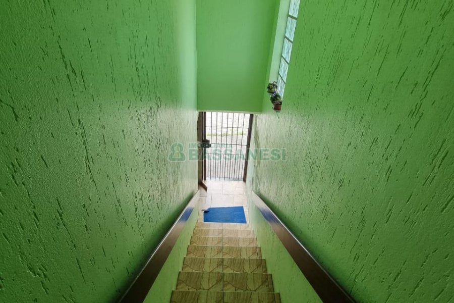 Casa com 185m², 3 dormitórios, 1 vaga, no bairro Bom Pastor em Caxias do Sul para Comprar