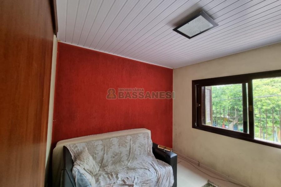 Casa com 185m², 3 dormitórios, 1 vaga, no bairro Bom Pastor em Caxias do Sul para Comprar