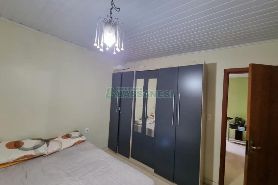 Casa com 185m², 3 dormitórios, 1 vaga, no bairro Bom Pastor em Caxias do Sul para Comprar