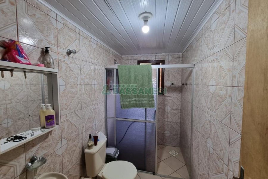 Casa com 185m², 3 dormitórios, 1 vaga, no bairro Bom Pastor em Caxias do Sul para Comprar