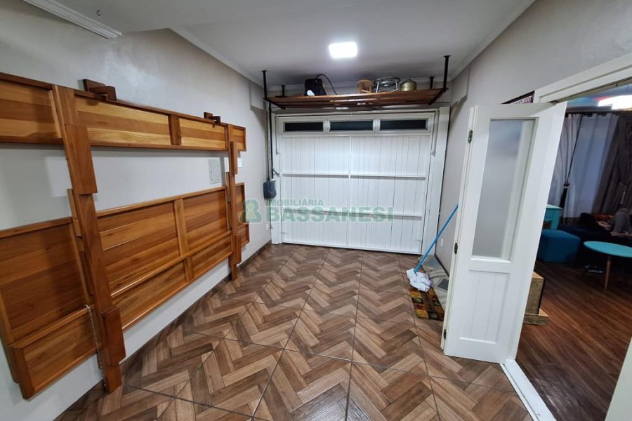 Sobrado com 104m², 3 dormitórios, 1 vaga, no bairro Vila Verde em Caxias do Sul para Comprar
