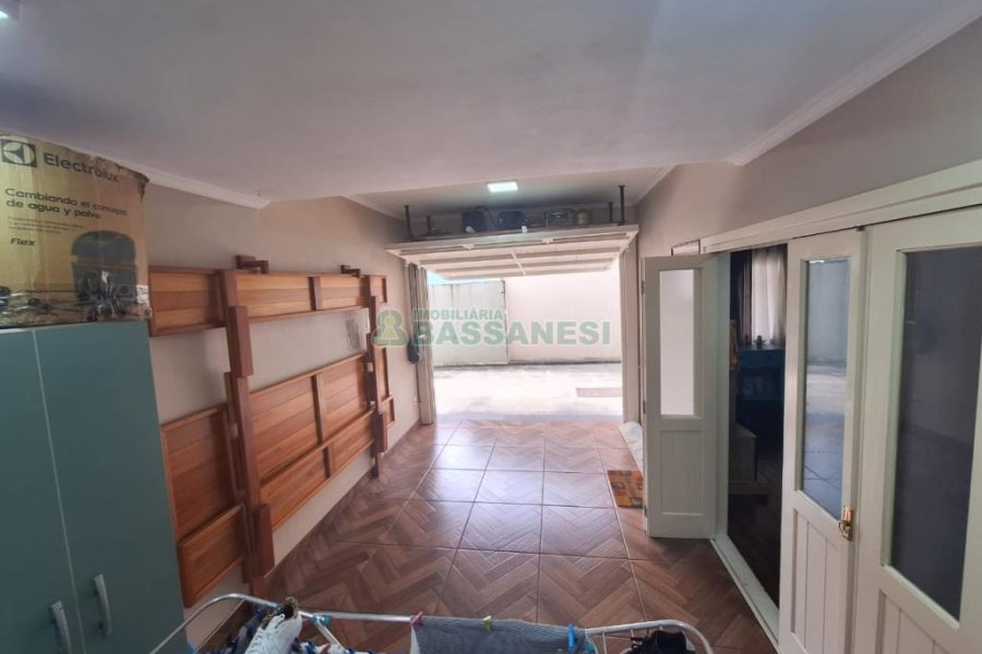 Sobrado com 104m², 3 dormitórios, 1 vaga, no bairro Vila Verde em Caxias do Sul para Comprar