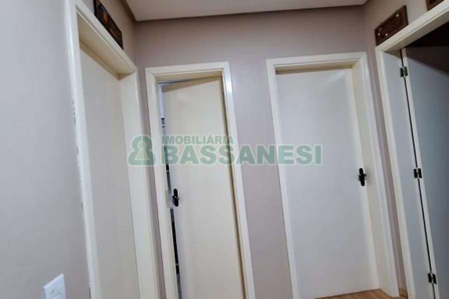 Sobrado com 104m², 3 dormitórios, 1 vaga, no bairro Vila Verde em Caxias do Sul para Comprar