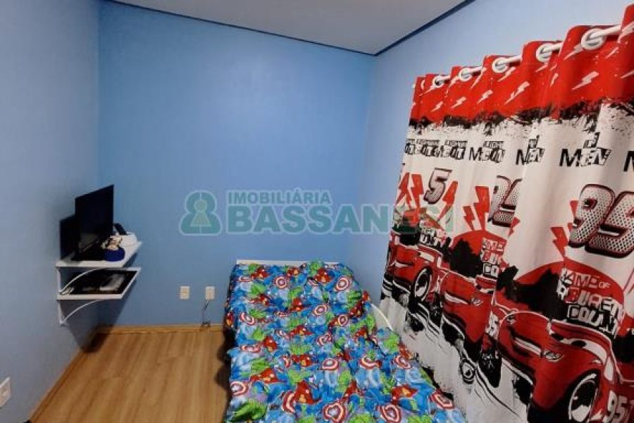 Sobrado com 104m², 3 dormitórios, 1 vaga, no bairro Vila Verde em Caxias do Sul para Comprar
