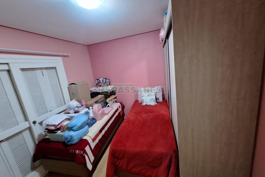 Sobrado com 104m², 3 dormitórios, 1 vaga, no bairro Vila Verde em Caxias do Sul para Comprar