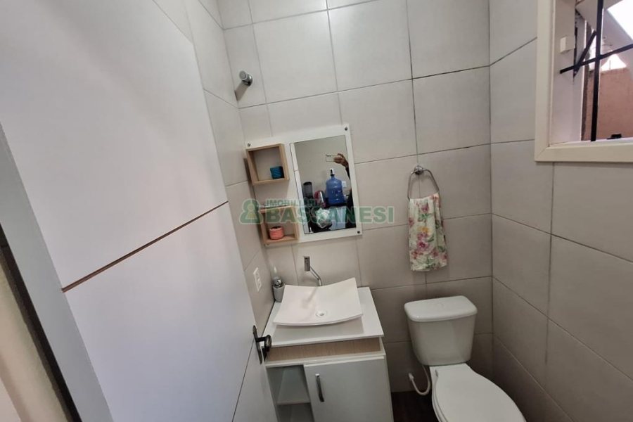 Sobrado com 104m², 3 dormitórios, 1 vaga, no bairro Vila Verde em Caxias do Sul para Comprar