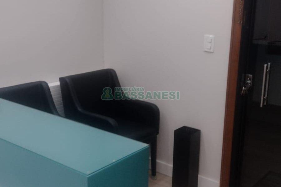 Sala com 42m², no bairro Centro em Caxias do Sul para Comprar