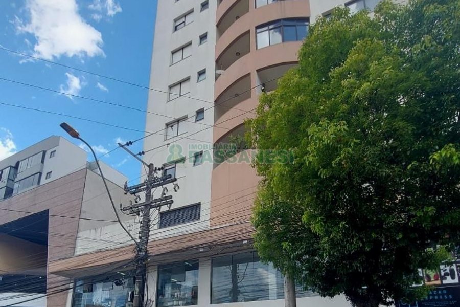 Apartamento com 65m², 2 dormitórios, 1 vaga, no bairro Centro em Caxias do Sul para Alugar