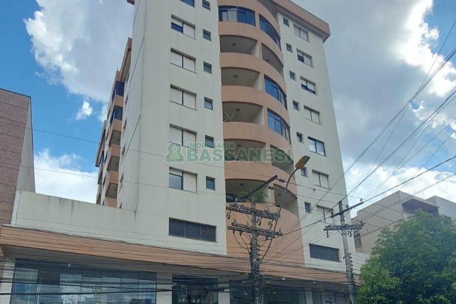 Apartamento com 65m², 2 dormitórios, 1 vaga, no bairro Centro em Caxias do Sul para Alugar