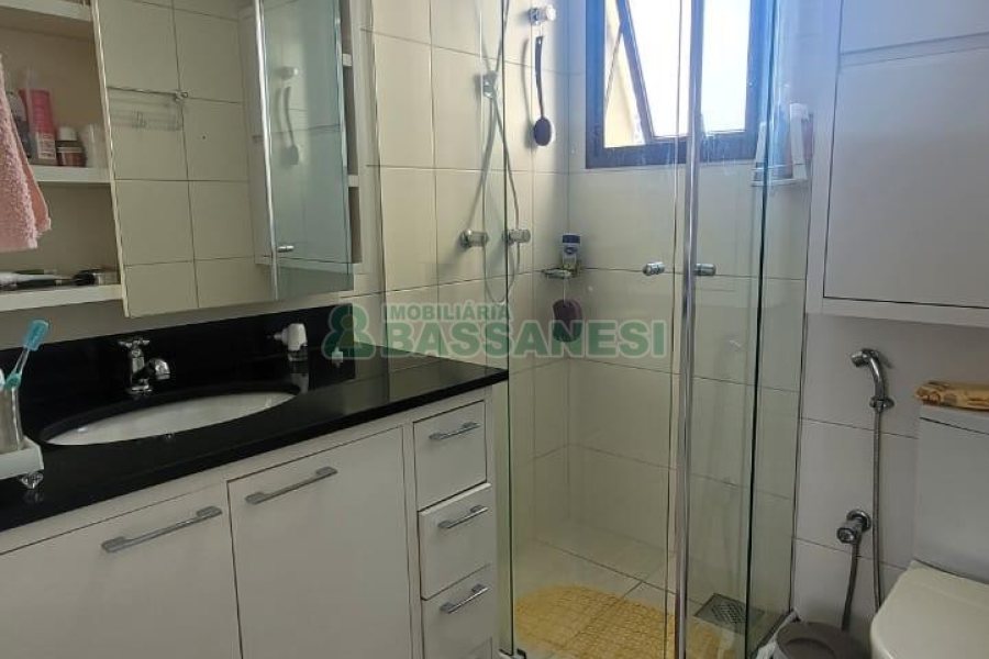 Apto Mobiliado com 40m², 1 dormitório, no bairro Centro em Caxias do Sul para Alugar