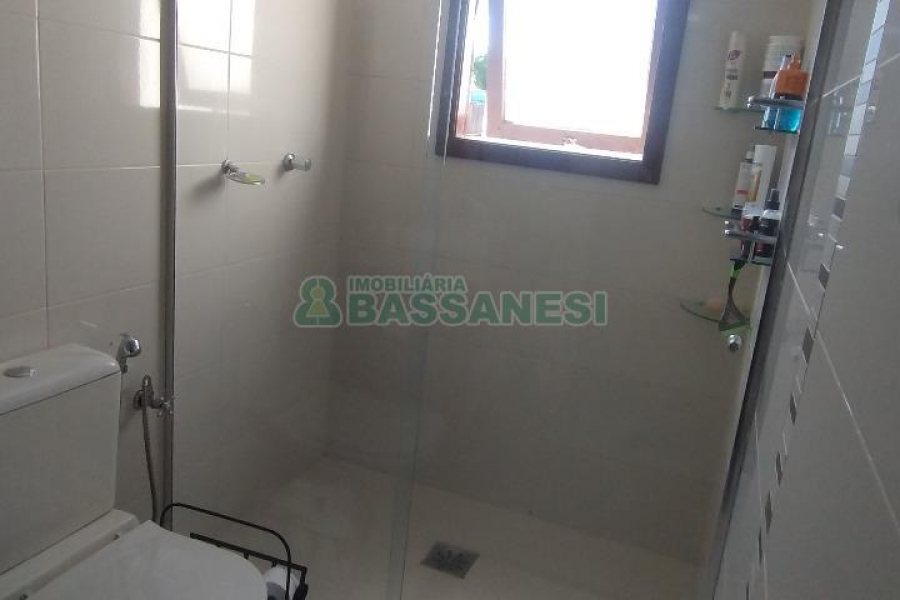 Apartamento com 78m², 2 dormitórios, 1 vaga, no bairro Medianeira em Caxias do Sul para Comprar