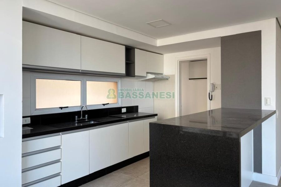 Apartamento com 142m², 3 dormitórios, 2 vagas, no bairro Cristo Redentor em Caxias do Sul para Alugar