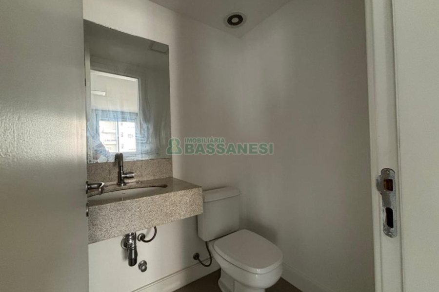 Apartamento com 142m², 3 dormitórios, 2 vagas, no bairro Cristo Redentor em Caxias do Sul para Alugar