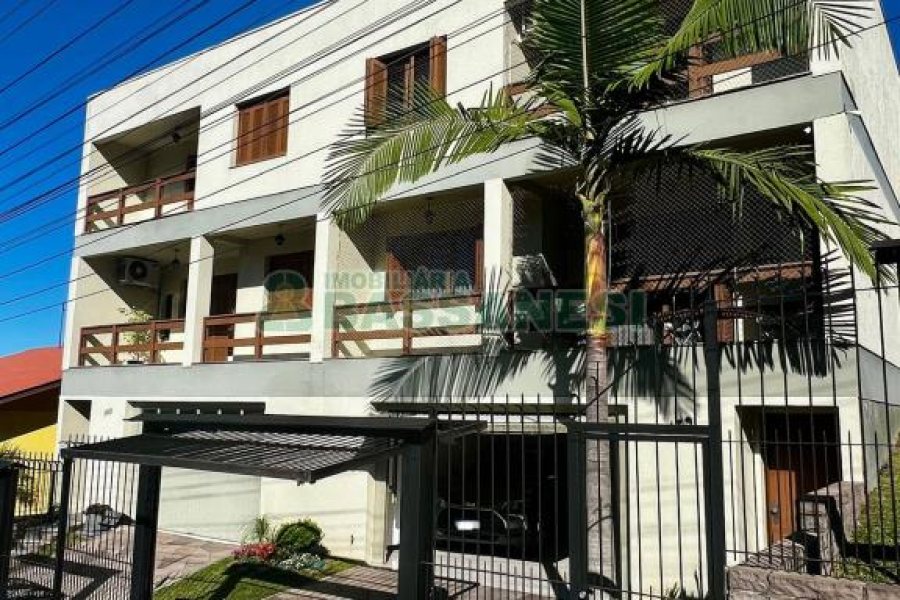 Sobrado com 182m², 3 dormitórios, 2 vagas, no bairro De Lazzer em Caxias do Sul para Comprar
