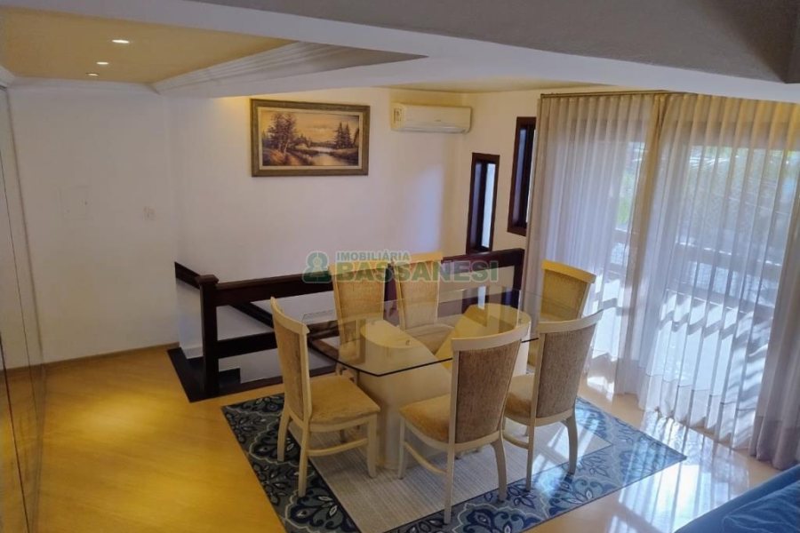 Sobrado com 182m², 3 dormitórios, 2 vagas, no bairro De Lazzer em Caxias do Sul para Comprar