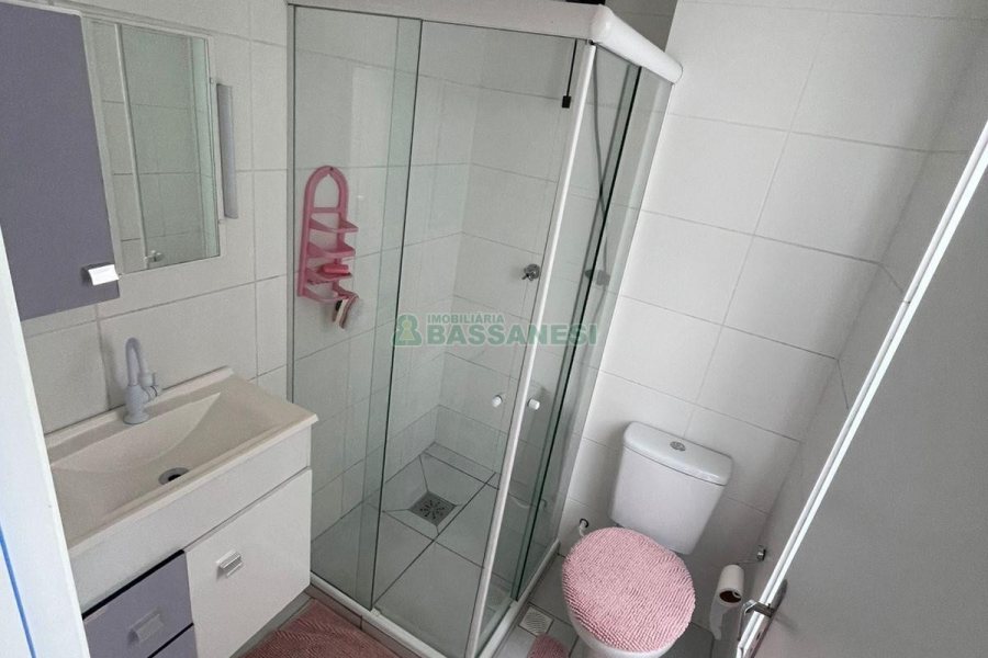Apartamento com 59m², 2 dormitórios, 1 vaga, no bairro Vinhedos em Caxias do Sul para Alugar