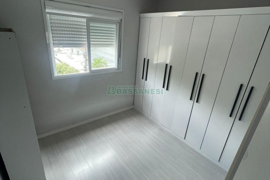 Apartamento com 59m², 2 dormitórios, 1 vaga, no bairro Vinhedos em Caxias do Sul para Alugar