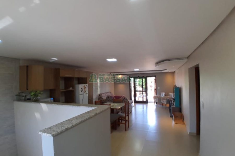 Casa com 249m², 4 dormitórios, 1 vaga, no bairro Esplanada em Caxias do Sul para Comprar