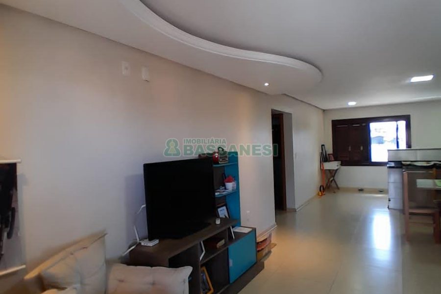 Casa com 249m², 4 dormitórios, 1 vaga, no bairro Esplanada em Caxias do Sul para Comprar