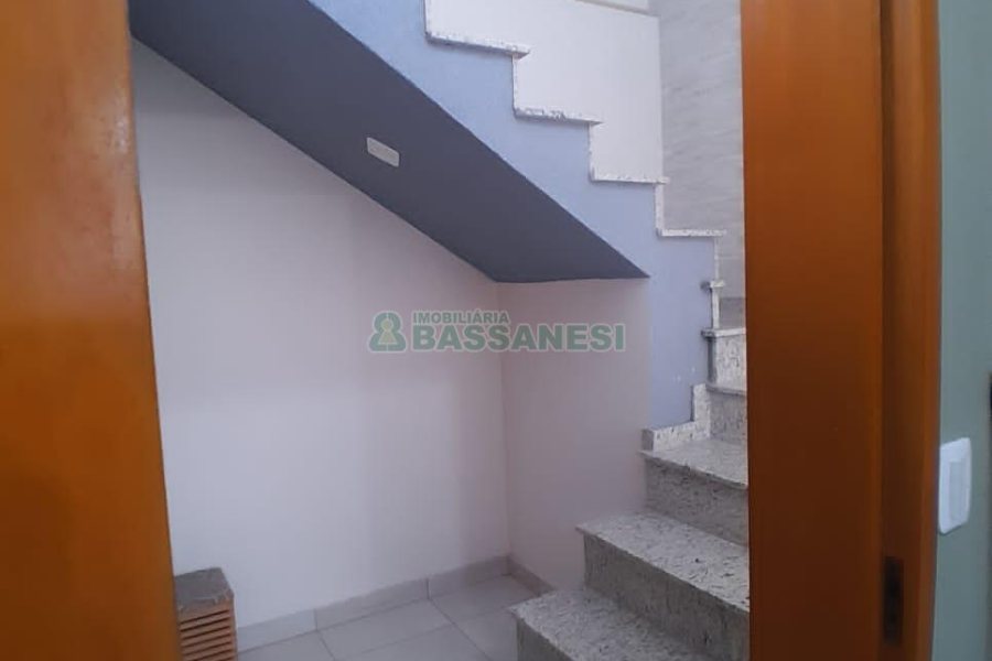 Casa com 249m², 4 dormitórios, 1 vaga, no bairro Esplanada em Caxias do Sul para Comprar