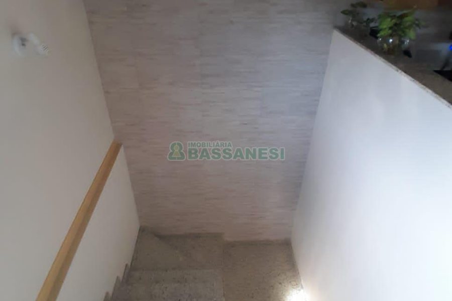 Casa com 249m², 4 dormitórios, 1 vaga, no bairro Esplanada em Caxias do Sul para Comprar