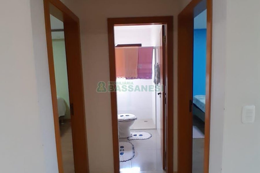 Casa com 249m², 4 dormitórios, 1 vaga, no bairro Esplanada em Caxias do Sul para Comprar