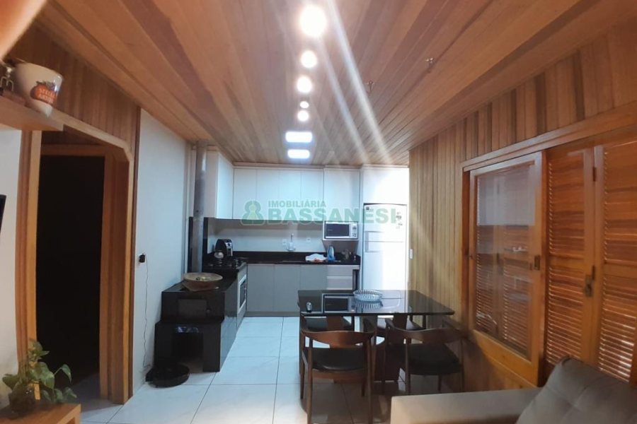 Casa com 249m², 4 dormitórios, 1 vaga, no bairro Esplanada em Caxias do Sul para Comprar