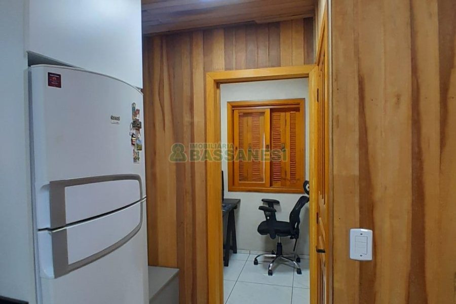 Casa com 249m², 4 dormitórios, 1 vaga, no bairro Esplanada em Caxias do Sul para Comprar
