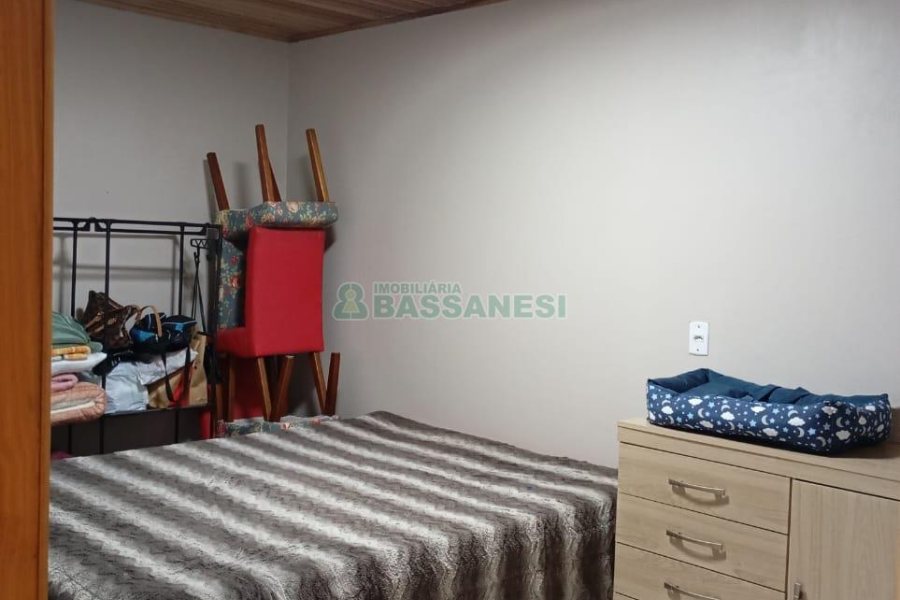 Casa com 249m², 4 dormitórios, 1 vaga, no bairro Esplanada em Caxias do Sul para Comprar
