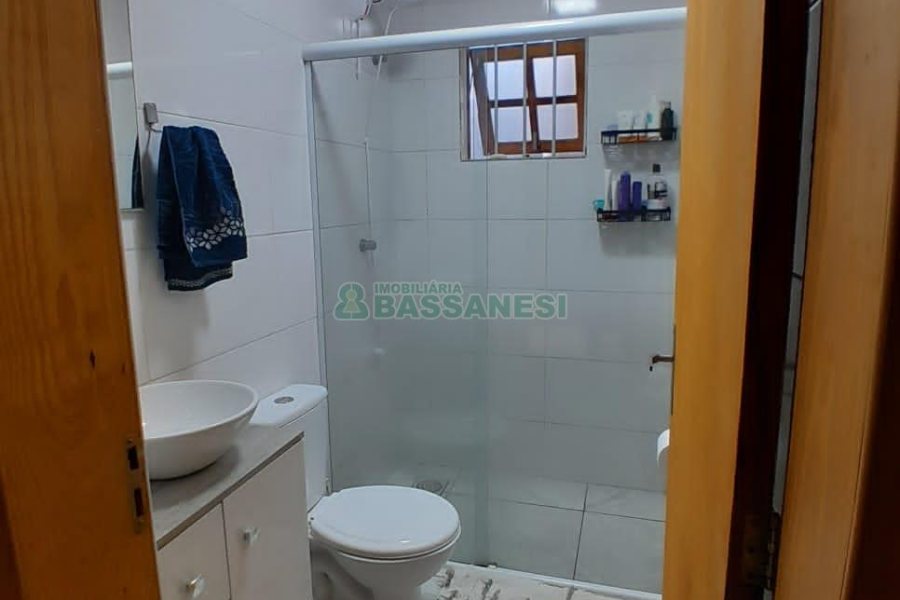 Casa com 249m², 4 dormitórios, 1 vaga, no bairro Esplanada em Caxias do Sul para Comprar