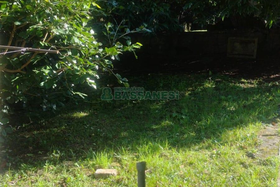 Casa com 637m², 2 dormitórios, no bairro Centro em Caxias do Sul para Comprar