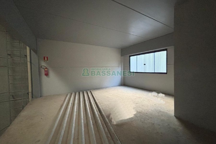 Pavilhão com 1100m², no bairro Fazenda Souza em Caxias do Sul para Alugar