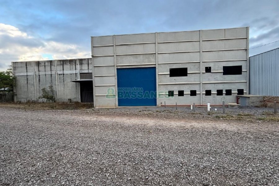 Pavilhão com 1100m², no bairro Fazenda Souza em Caxias do Sul para Alugar