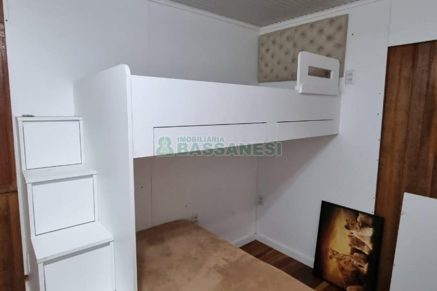 Casa com 188m², 3 dormitórios, 2 vagas, no bairro Charqueadas em Caxias do Sul para Comprar