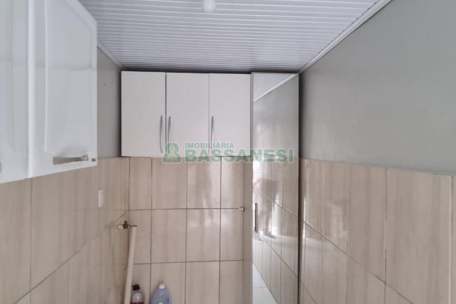 Casa com 188m², 3 dormitórios, 2 vagas, no bairro Charqueadas em Caxias do Sul para Comprar