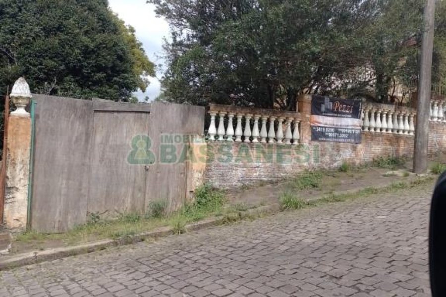 Terreno com 614m², no bairro Nossa Senhora de Lourdes em Caxias do Sul para Comprar